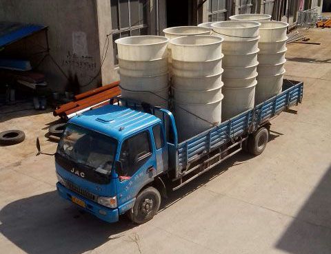 玻璃鋼桶發(fā)貨場(chǎng)景1