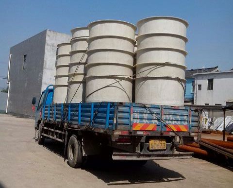 玻璃鋼桶發(fā)貨場(chǎng)景